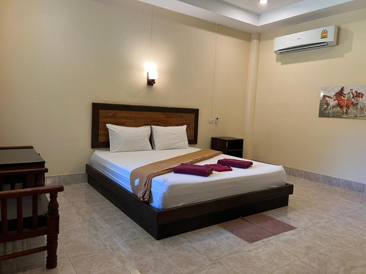 Ao Thong Beach Resort Bang Sak Eksteriør bilde