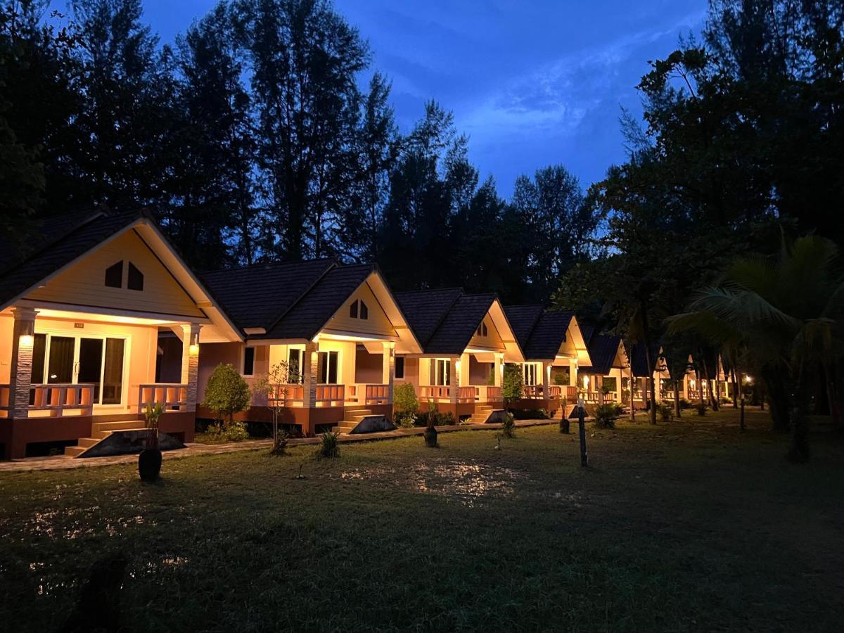 Ao Thong Beach Resort Bang Sak Eksteriør bilde