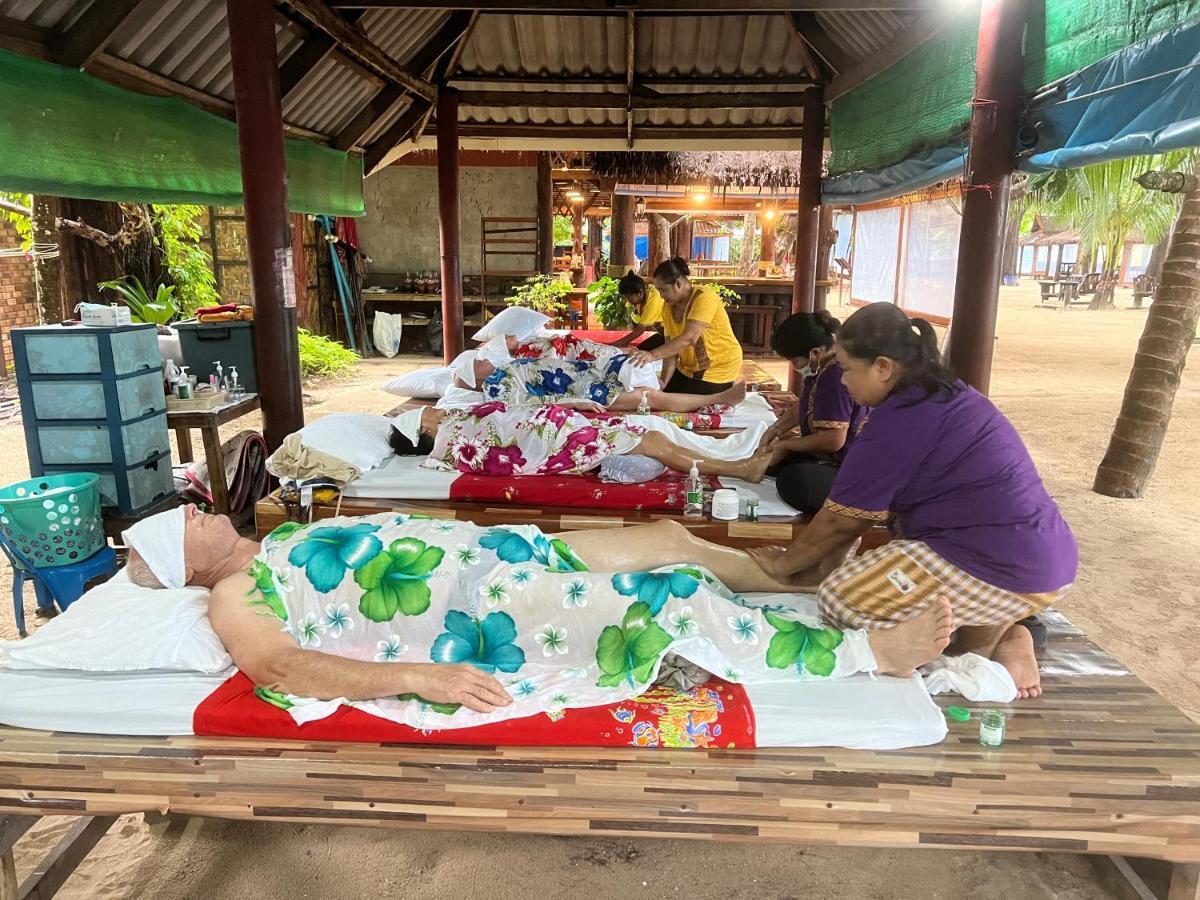 Ao Thong Beach Resort Bang Sak Eksteriør bilde