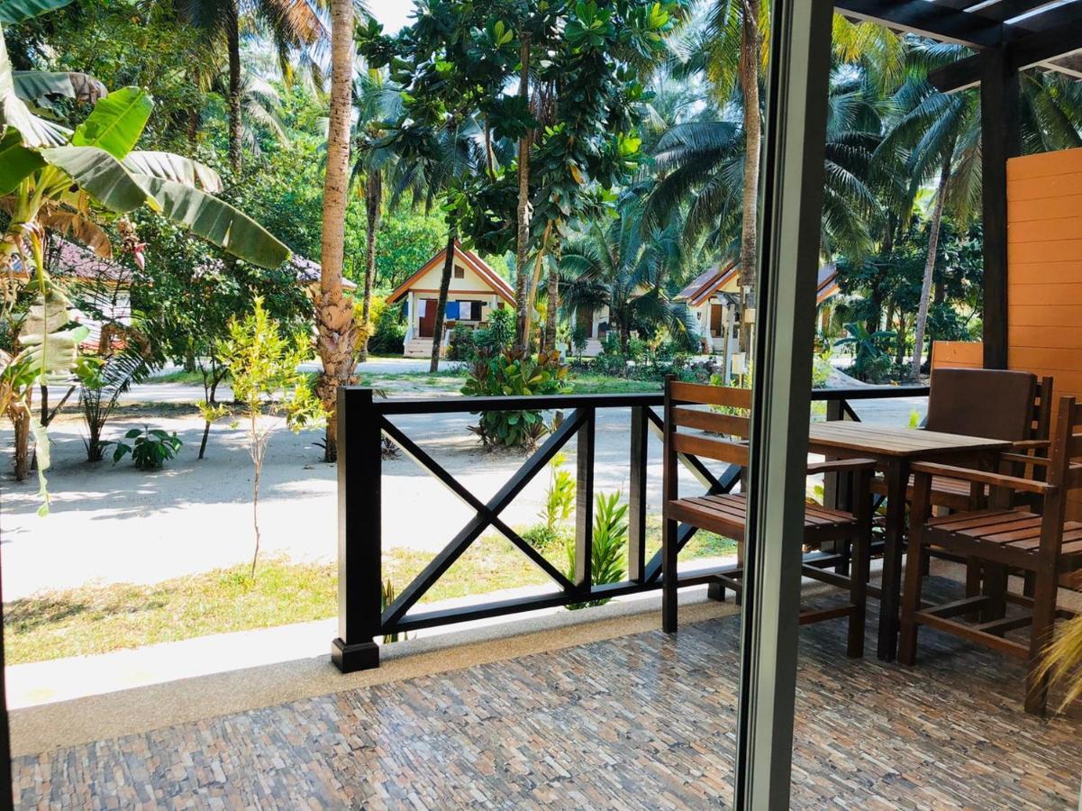 Ao Thong Beach Resort Bang Sak Eksteriør bilde